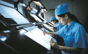 Tơ tằm Lâm Đồng chinh phục thị trường Trung Quốc: Cánh cửa vận tải Việt - Trung mở rộng