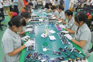 Trung Quốc xuất khẩu điện thoại qua Việt Nam: Vai trò quan trọng của vận tải Trung Việt