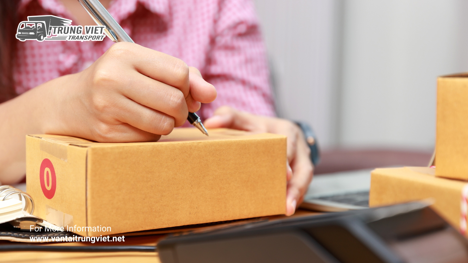 DỊCH VỤ VẬN CHUYỂN HÀNG MẪU ĐI TRUNG QUỐC CÙNG SF EXPRESS