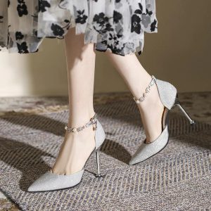 Gửi giày cao gót