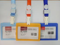 Gửi thẻ đeo bảng tên 